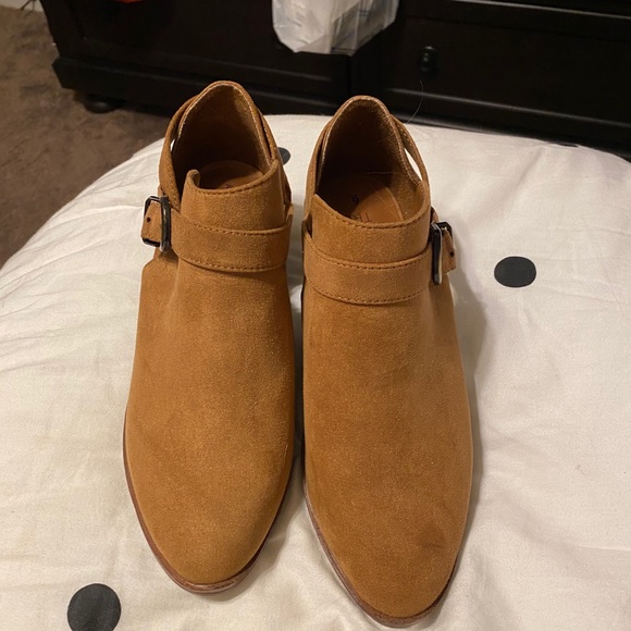 Booties - Picture 4 of 4